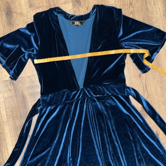 L&B Teal Spandex Blend Fabric - Picture 2 of 6